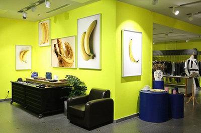 極(ji)致(zhi)創意(yi)！盤(pan)點國(guo)內(nei)外購(gou)物(wu)中心(xin)裏(li)那些(xie)超(chao)吸(xi)人氣的服(fu)裝(zhuang)概(gai)念(nian)店